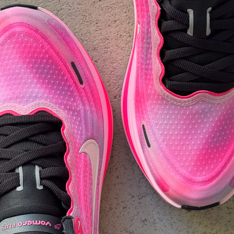 Nike Wmns Vomero Plus onfeet