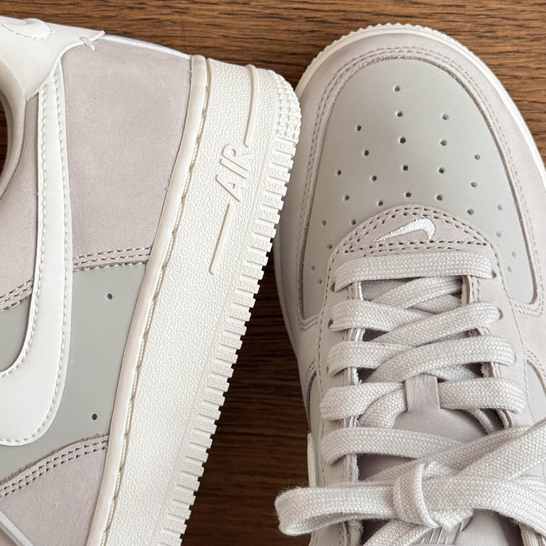 Nike	Wmns Air Force 1 Retro PRM onfeet