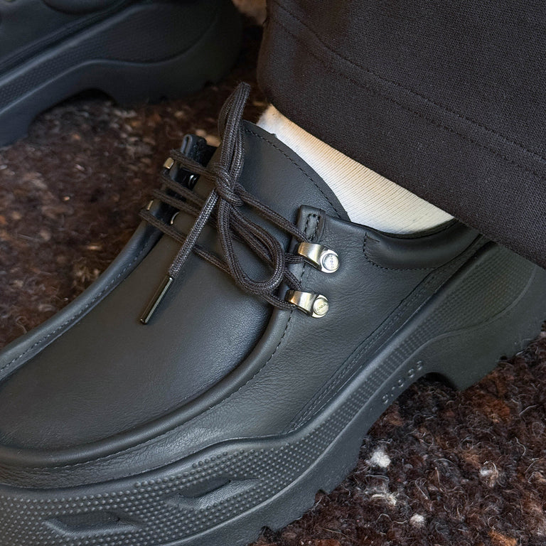 Crocs Gallery Shoe Leather onfeet