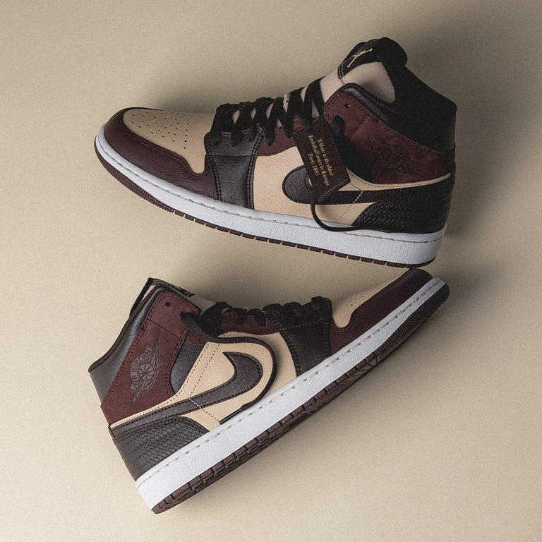 Jordan 1 velvet deals