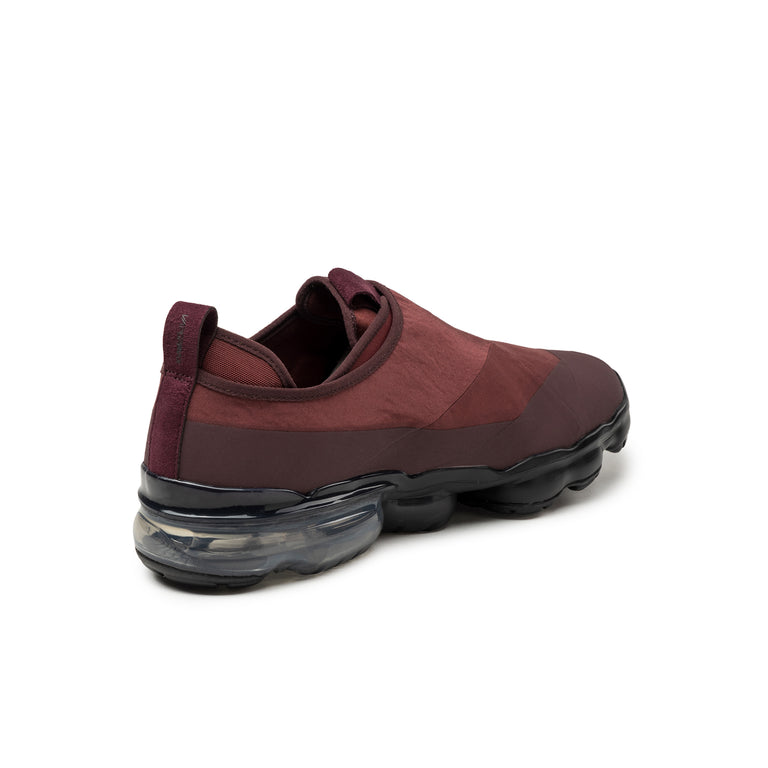 Vapormax dark team red on sale