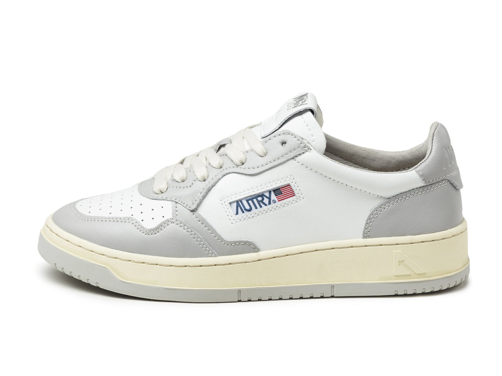 スニーカー AUTRY Sneakers white AULMLL77LEATLEATWHTCVRTGR white. Autry Medalist Low Sneakers In White Leather