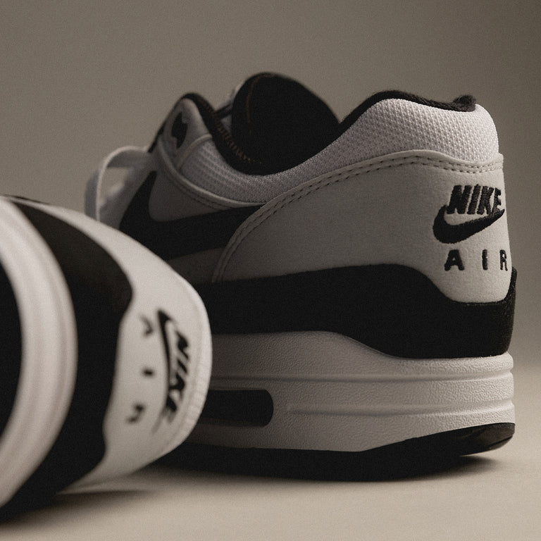 Nike air max 1 premium pure platinum e amp; black sale