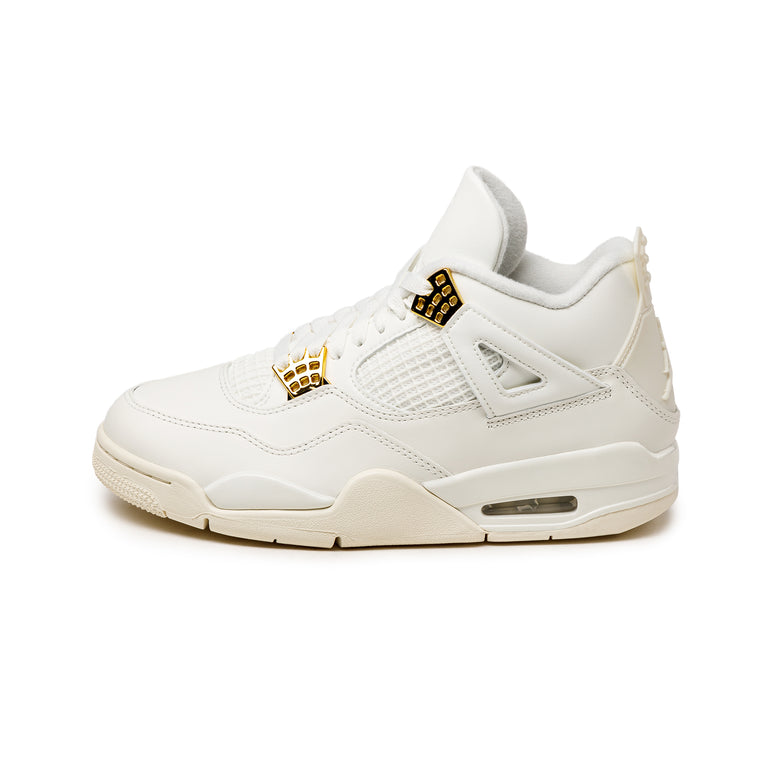 Nike Wmns Air Jordan 4 Retro *Metallic Gold* onfeet