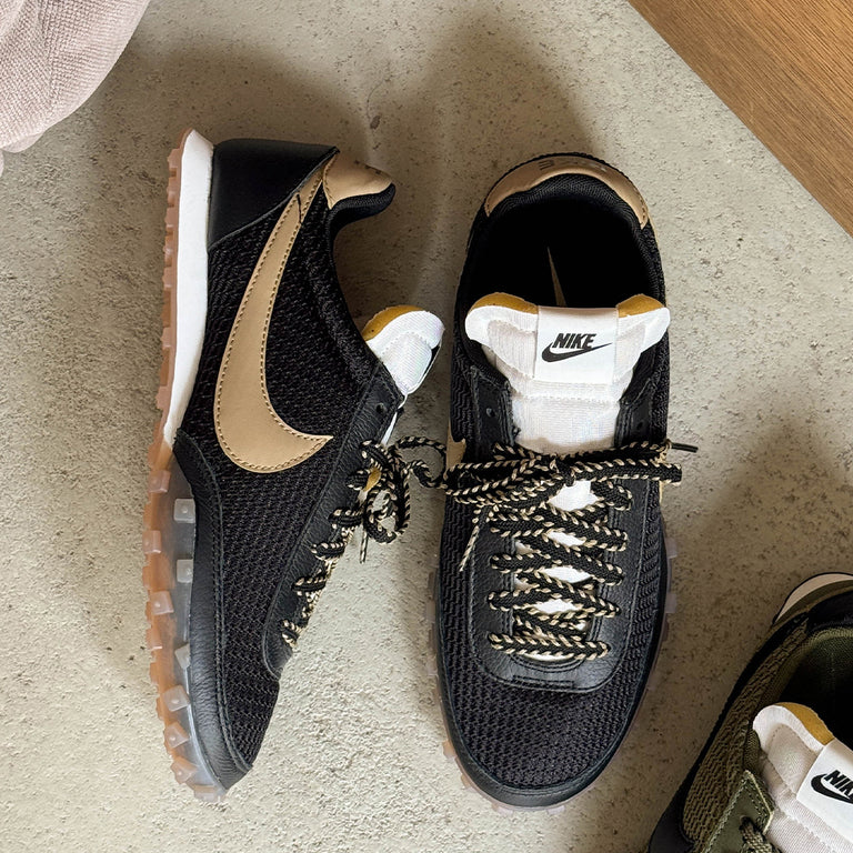 Nike Waffle Racer SE onfeet