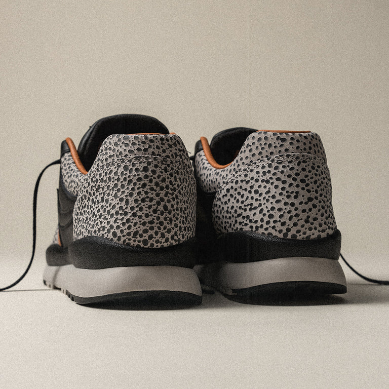 Nike safari qs black top