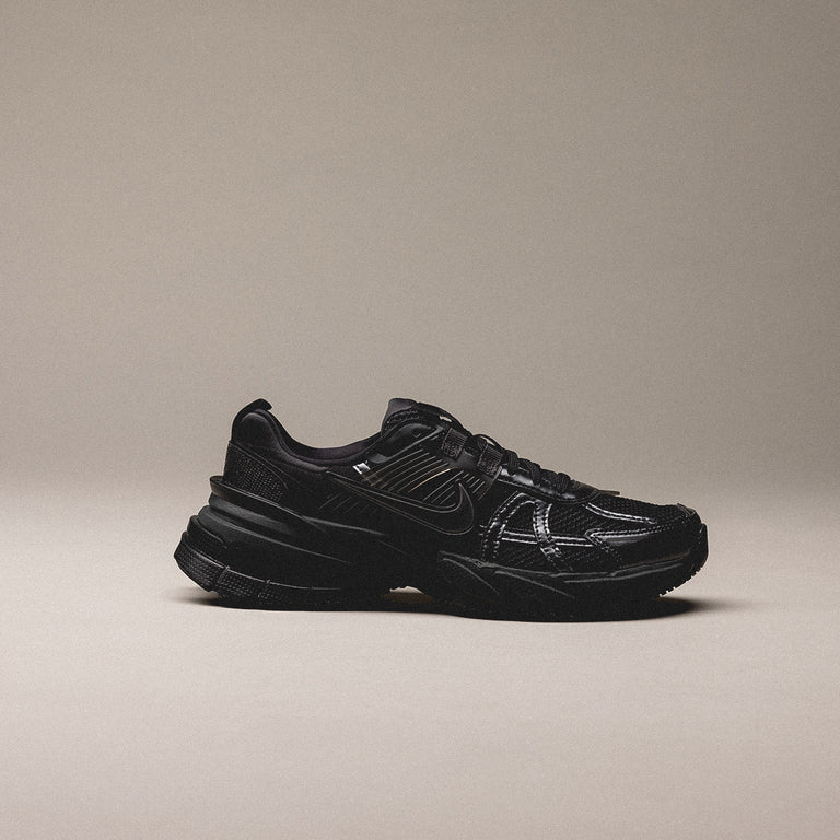 Nike Wmns V2K Run onfeet