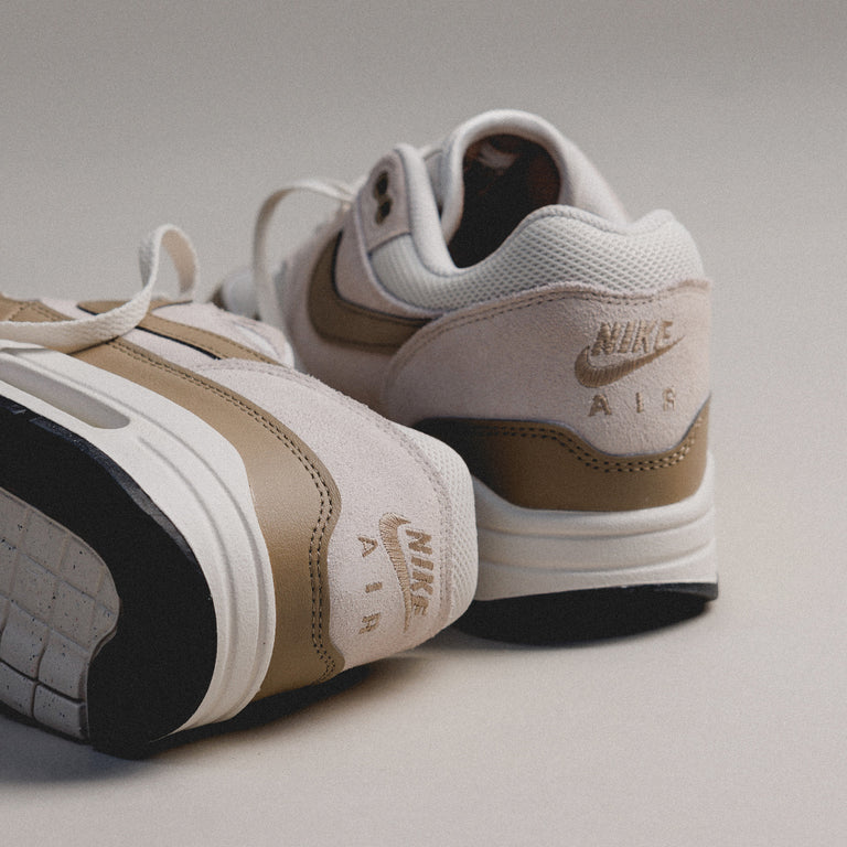 Nike thea trainers sale new arrivals