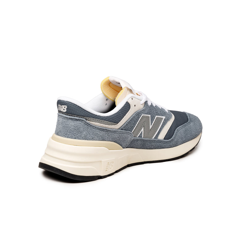 New balance 10 percent off top