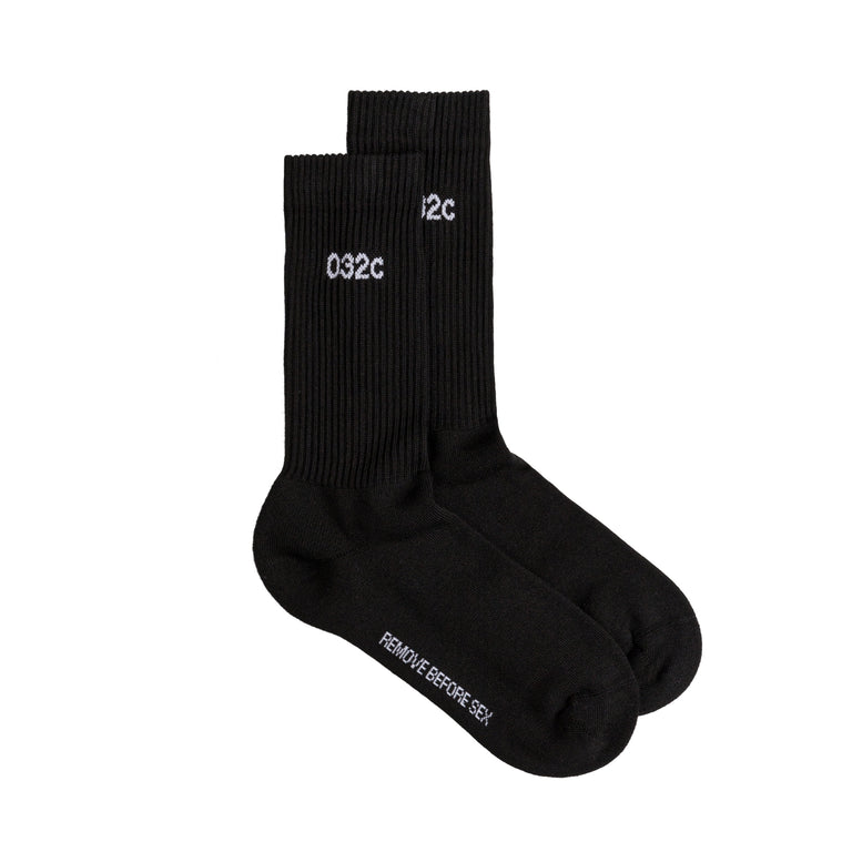 032c Remove Before Sex Socks
