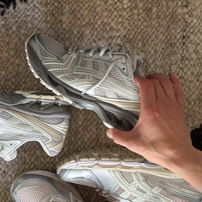 Asics GEL-Kayano 14 onfeet