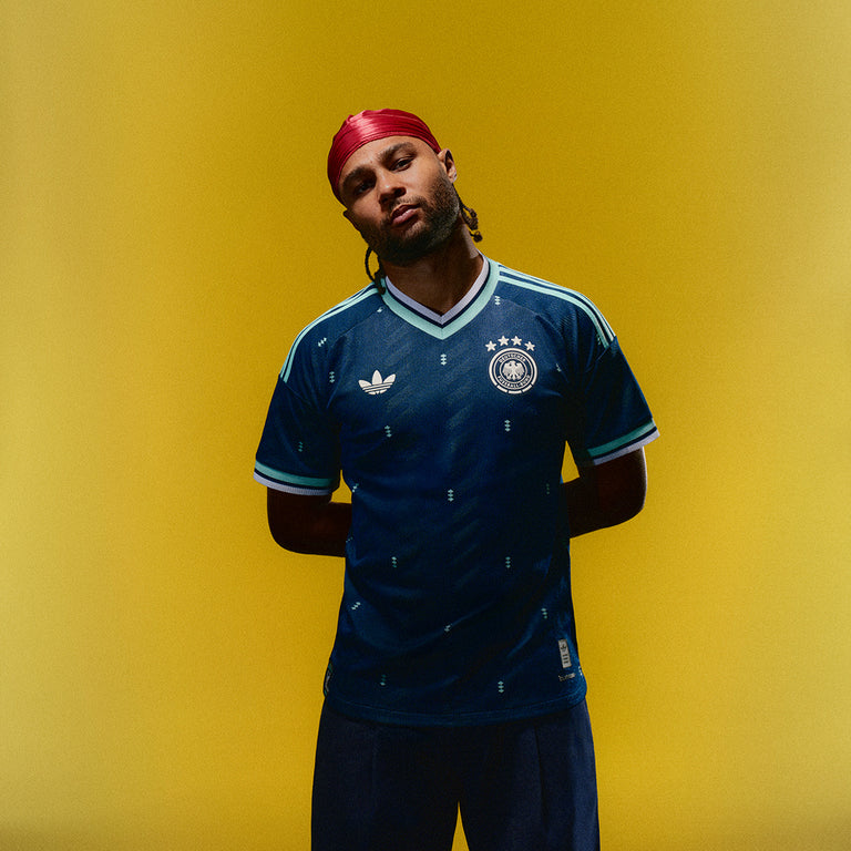 Adidas	DFB 26 Away Jersey onfeet