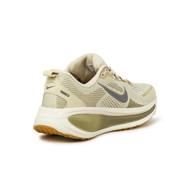 Nike Vomero 18 Ess - 41 / Light Khaki / Metallic Silver / Desert Khaki - 3