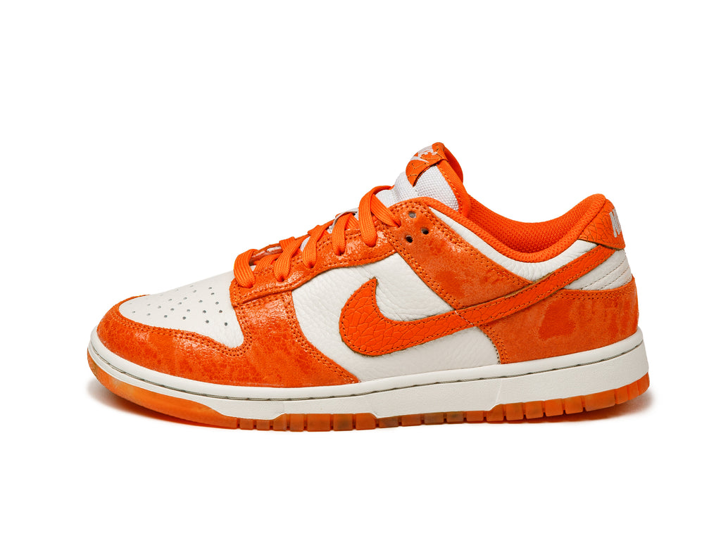 Nike online dunks orange