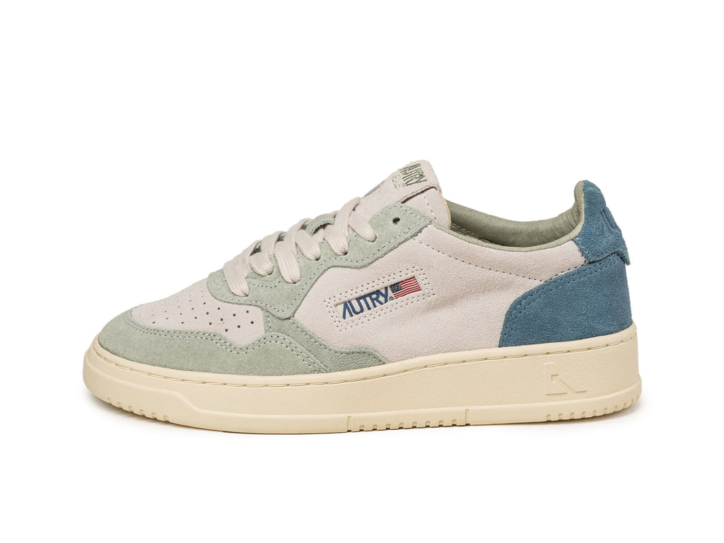 スニーカー AUTRY MEDALIST SNEAKERS IN WHITE/LIGHT BLUE/MAUVE SUEDE Autry Medalist Low Sneakers In White And Purple Leather And