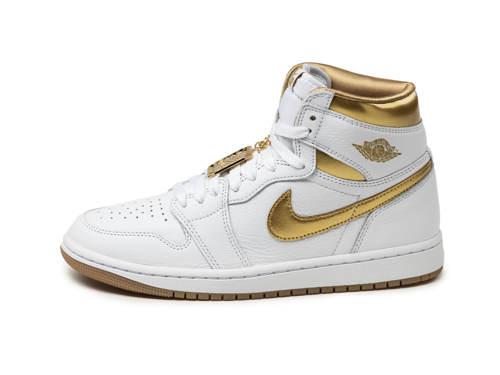 Nike gold and white on sale