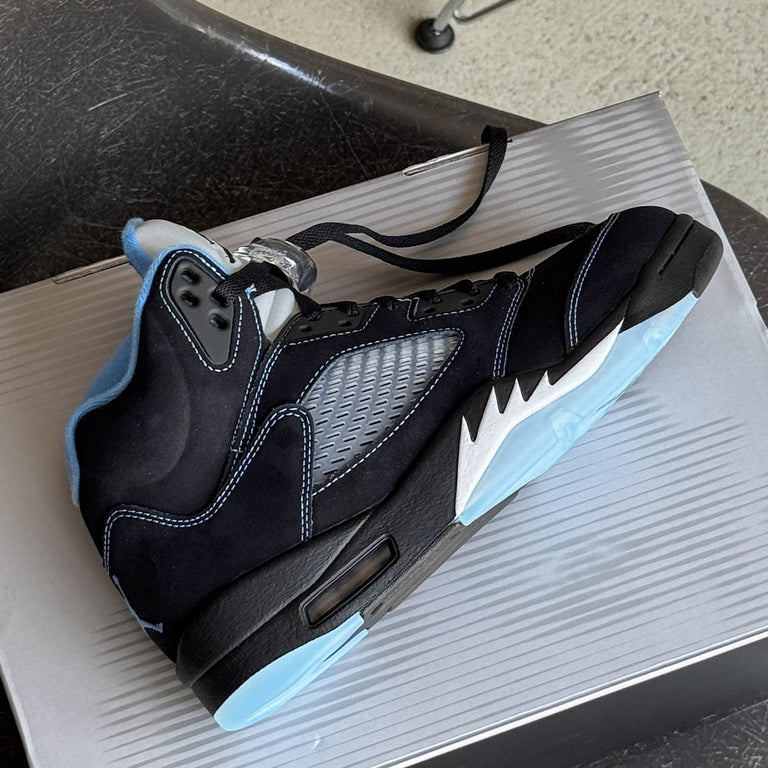 Nike Air Jordan 5 *Black Carolina* onfeet