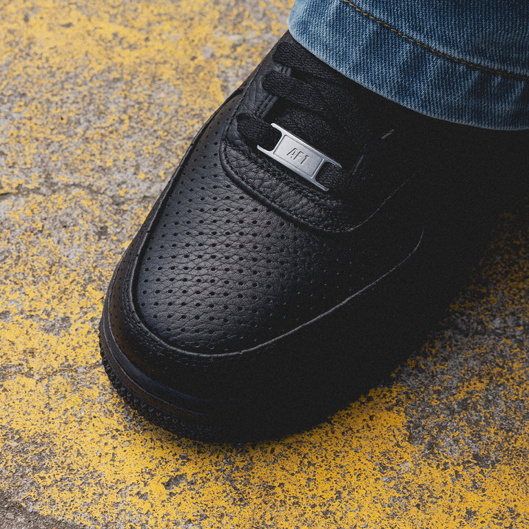 Nike air force 1 lv8 all black on sale