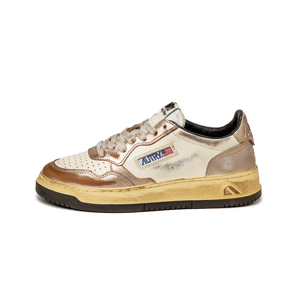 【送料&関税込】Autry Super Vintage Medalist Low Sneakers Autry Medalist Super Vintage Low Sneakers In Whisper White