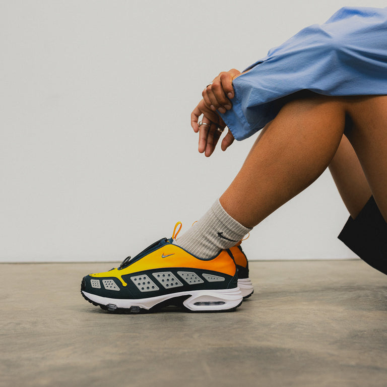 Nike Wmns Air Max SNDR onfeet