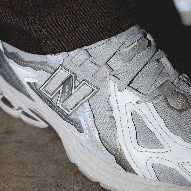 New Balance M1906DH onfeet