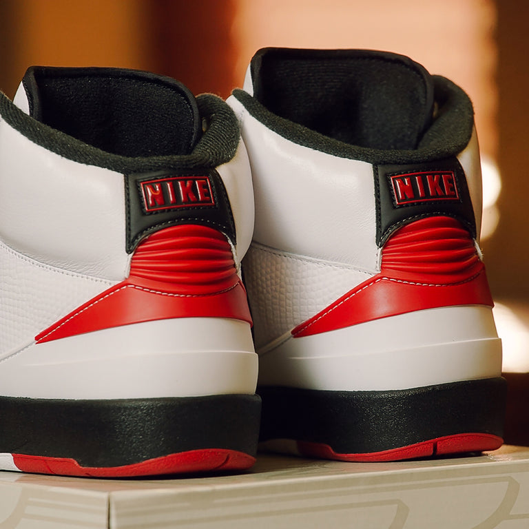 Nike Air Jordan 2 Retro *Chicago* onfeet
