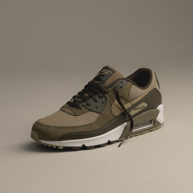 Nike Air Max 90 onfeet