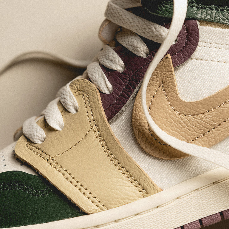 Nike Wmns Air Jordan 1 High MM onfeet
