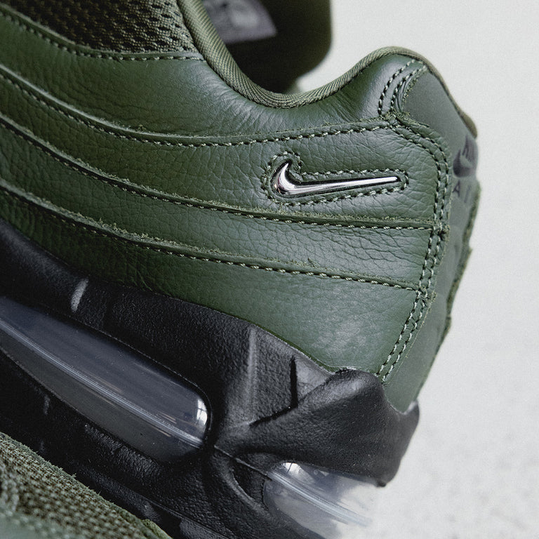 Nike Wmns Air Max 95 *Big Bubble* *Jewel Swoosh* onfeet