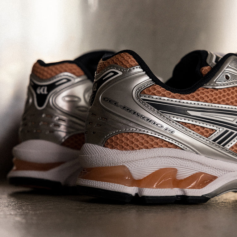 Asics GEL-Kayano 14 onfeet