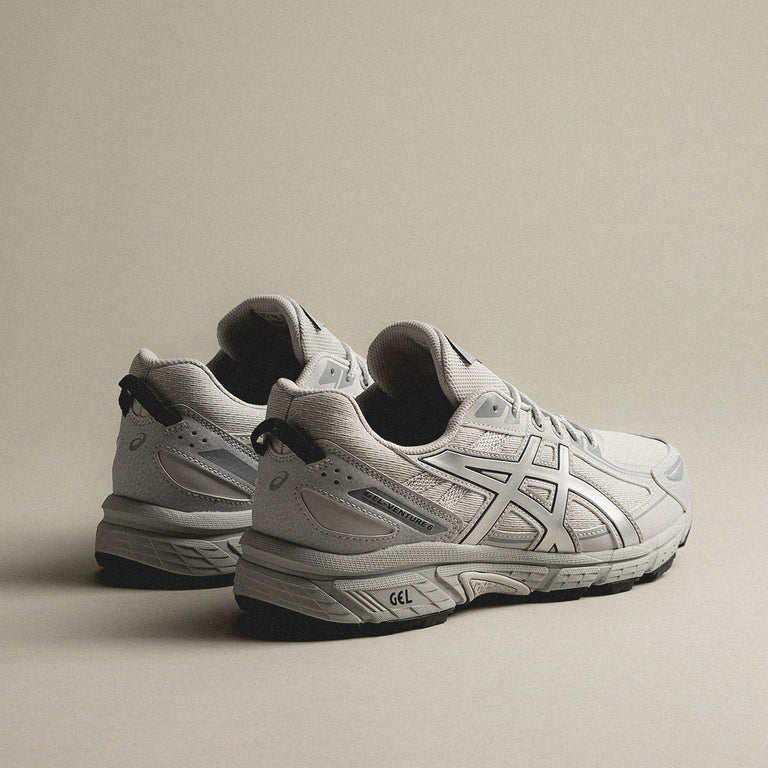 Asics GEL-Venture 6 onfeet