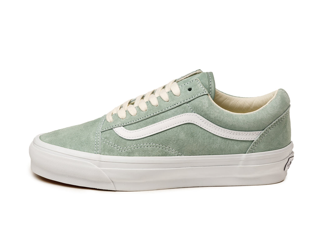 Vans old skool premium suede skate shoe on sale