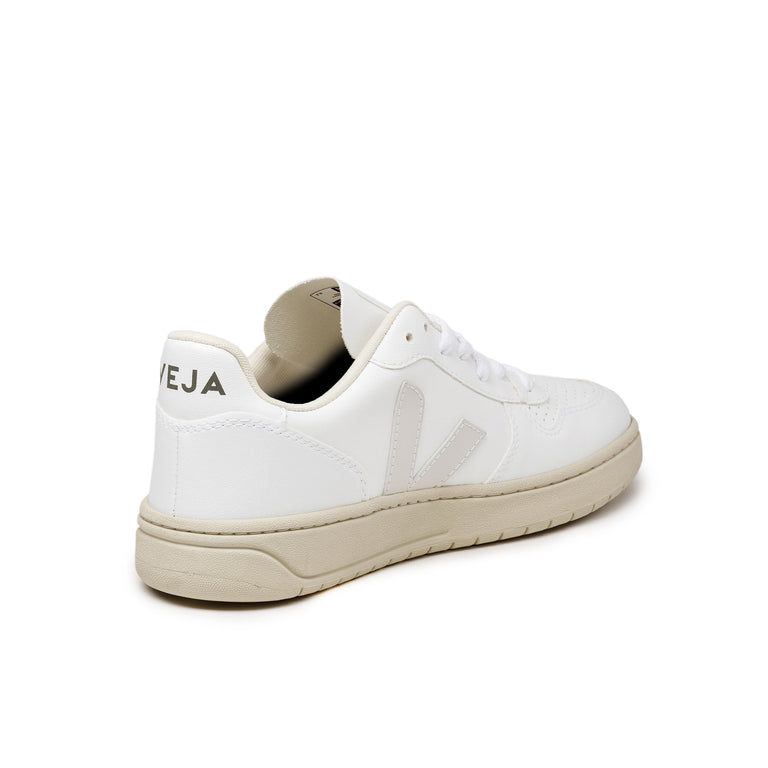 Veja V-10 CWL onfeet