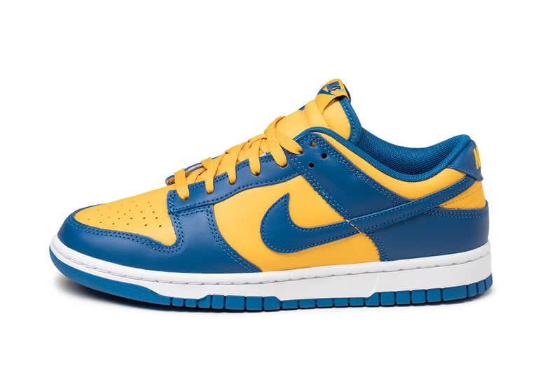 Nike store nike sb on sale dunk low university gold