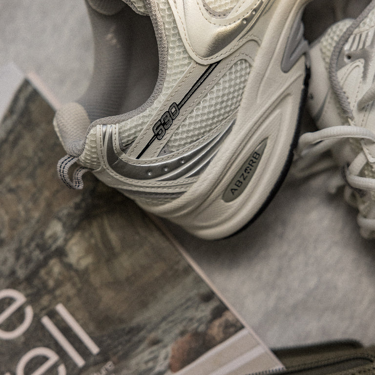 New Balance MR530JSB onfeet