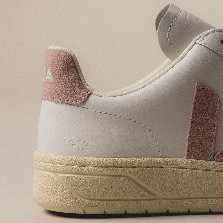 Veja V-12 Leather W onfeet