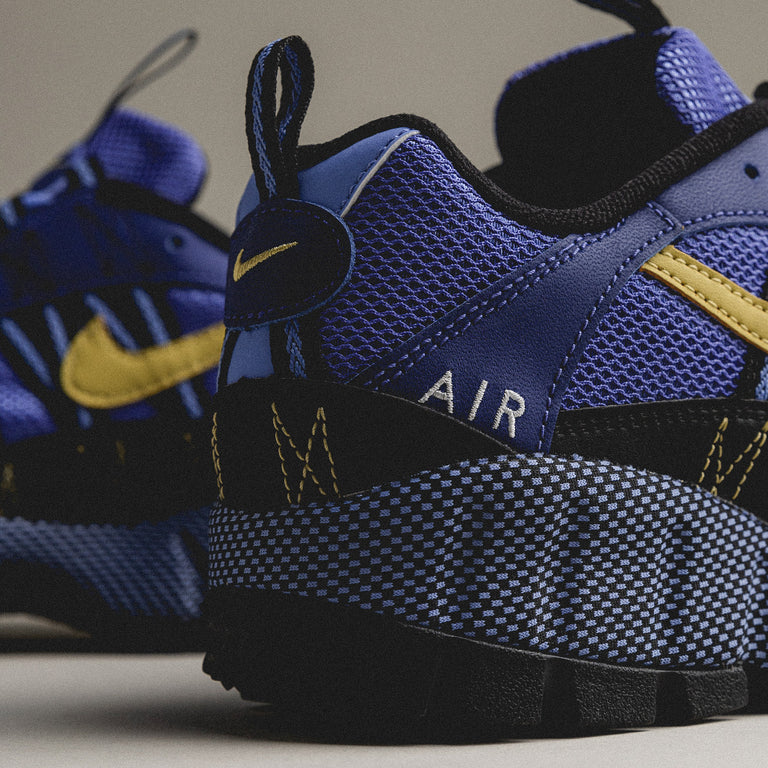 Nike Air Humara onfeet