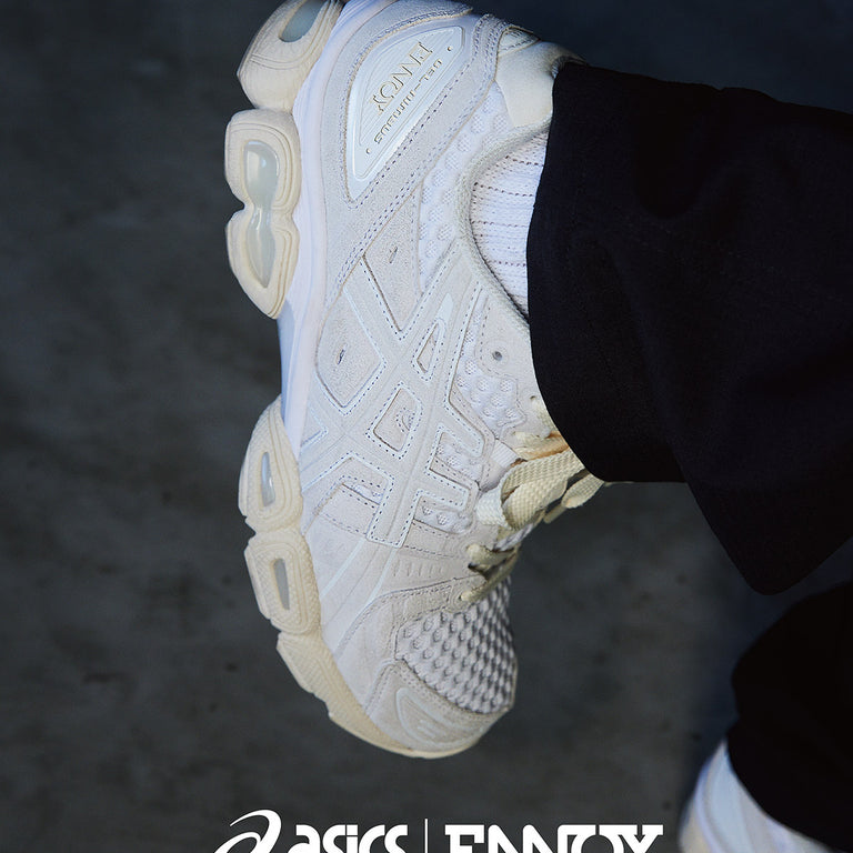 Asics x Ennoy GEL-Nimbus 9 onfeet