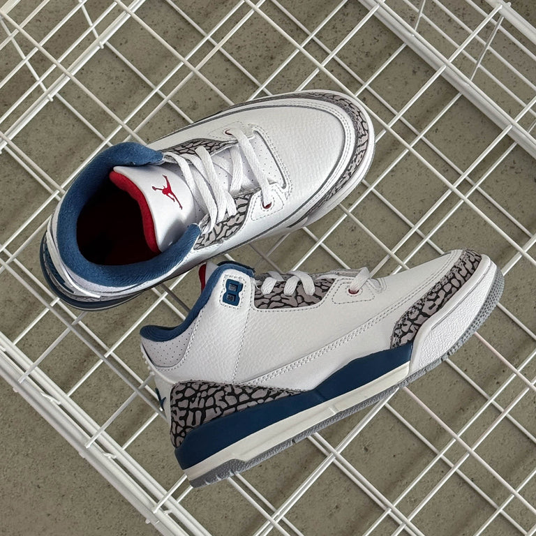 Nike	Air Jordan 3 Retro *True Blue* *PS* onfeet
