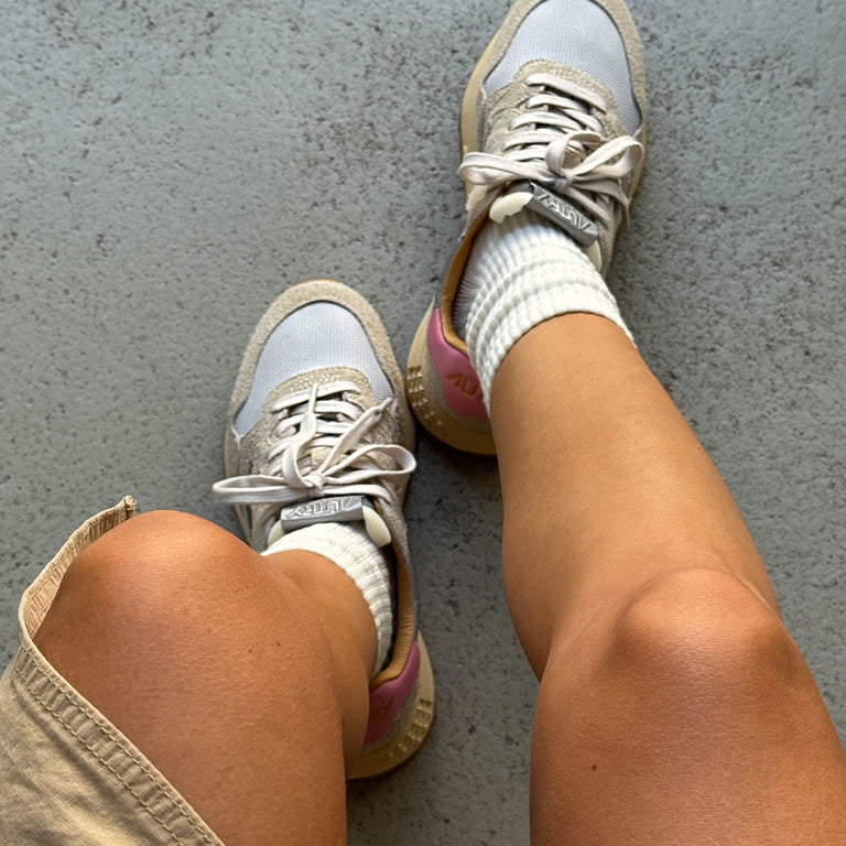 Autry Reelwind Low W *Reflective Leather* onfeet
