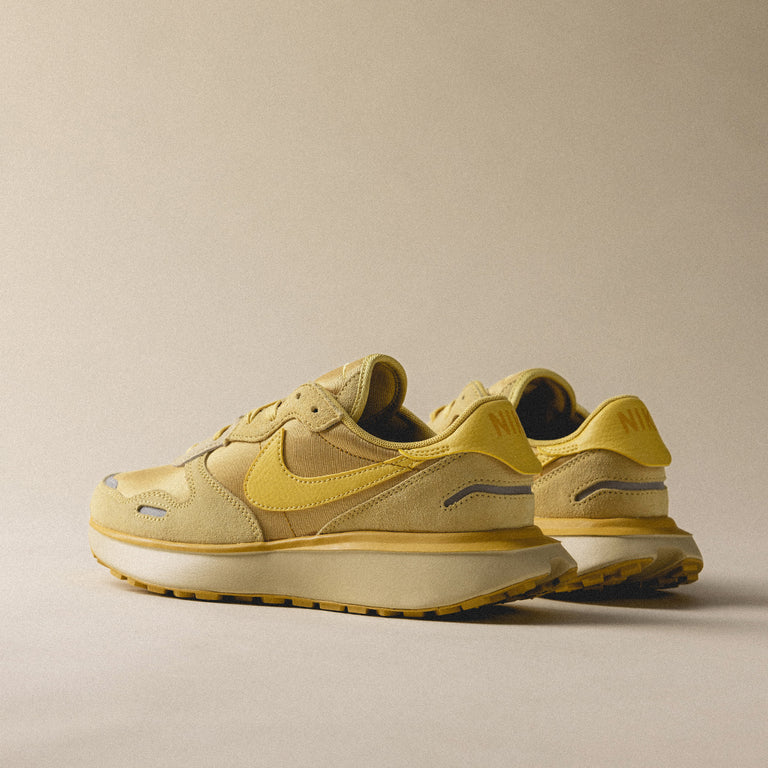 Nike Wmns Phoenix Waffle Sneaker Buy online now
