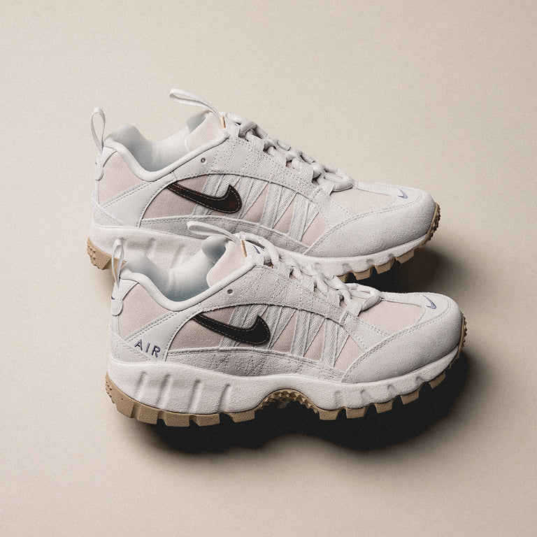 Nike Wmns Air Humara SE onfeet