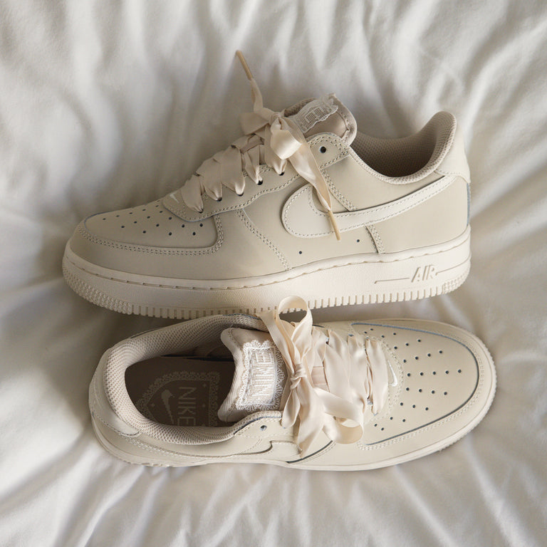 Nike Wmns Air Force 1 Retro PRM onfeet