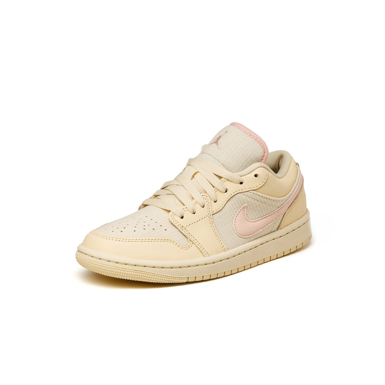 Nike Wmns Air Jordan 1 Low SE onfeet