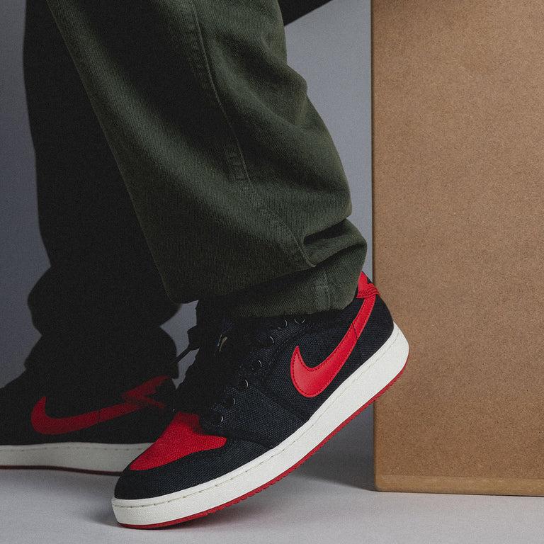 Black varsity red sail jordan 1 Clearance