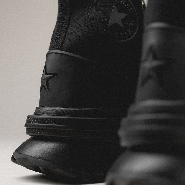 Converse Run Star Legacy Chelsea Boot CX Hi onfeet
