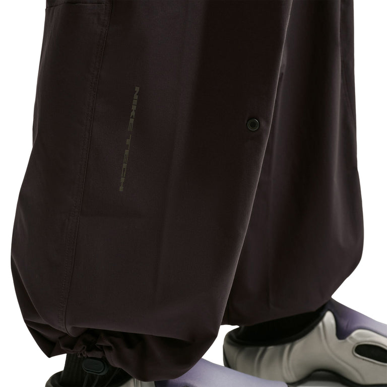 Nike	Tech Helios Dri-Fit Pants - S / Velvet Brown / Black - 8
