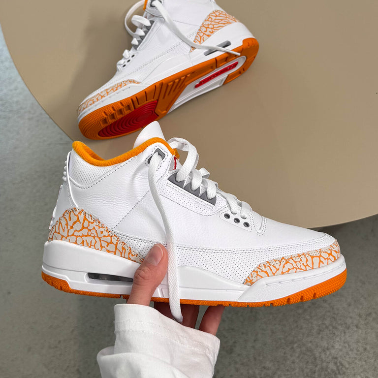 Nike Wmns Air Jordan 3 Retro *White and Orange Peel* onfeet