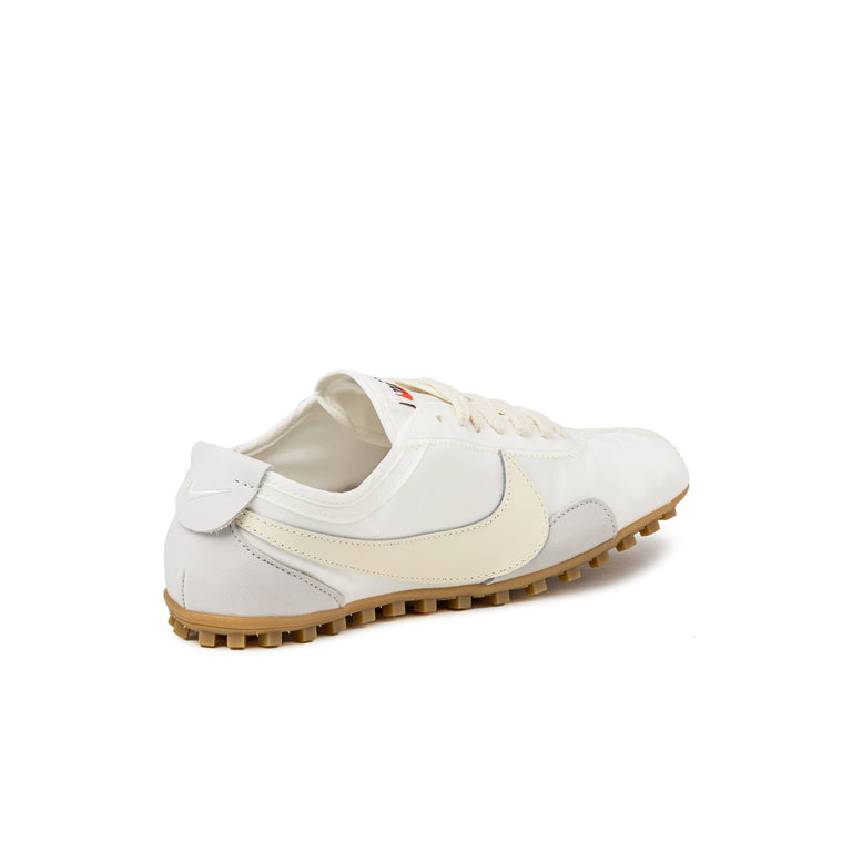Nike Wmns Moon Shoe OG - 36.5 / Summit White / Soft Pearl / Gum Light Brown - 7