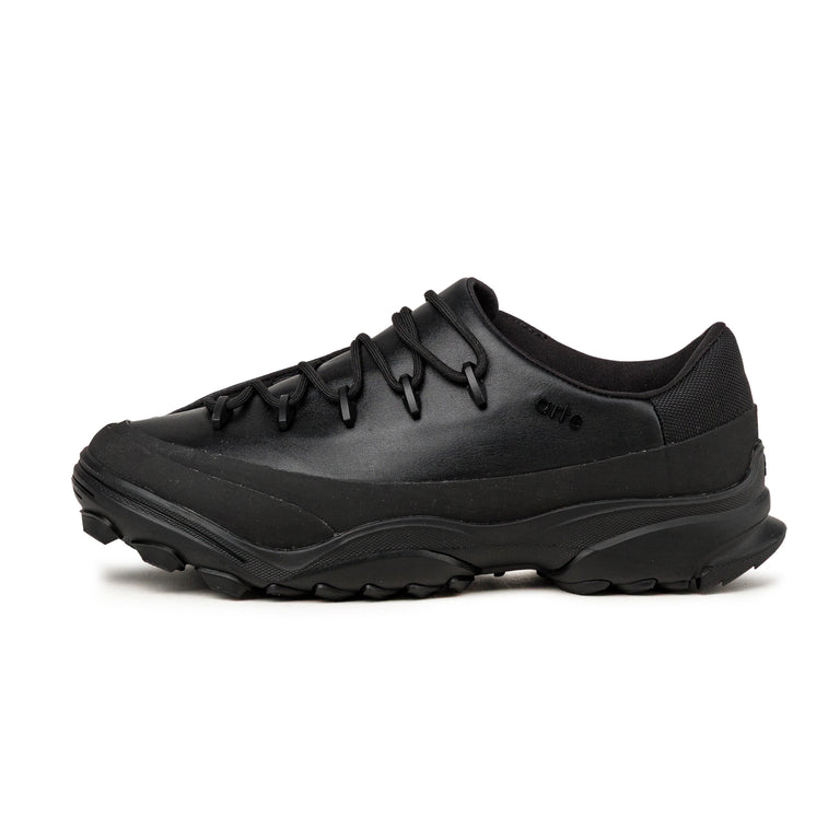 Adidas	x Arte Antwerp GSG9 Low - 44 2/3 / Core Black / Core Black / Iron Metallic - 1
